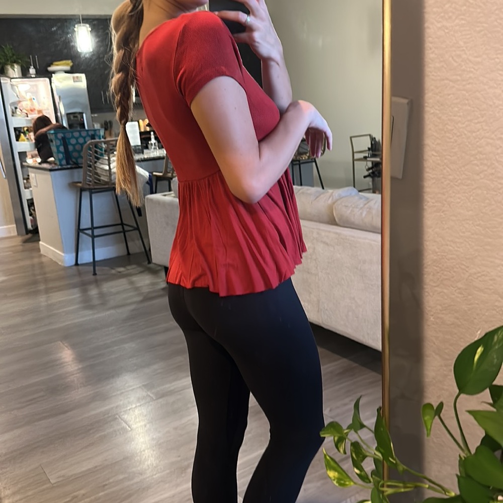Deep V top - Picture 2 of 2
